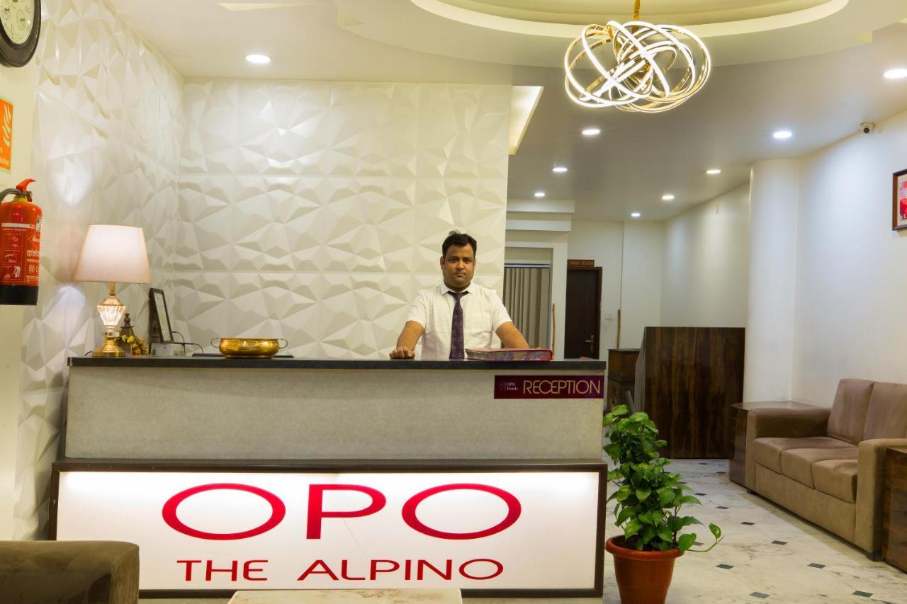 The Alpino Hotel Nové Dillí Exteriér fotografie